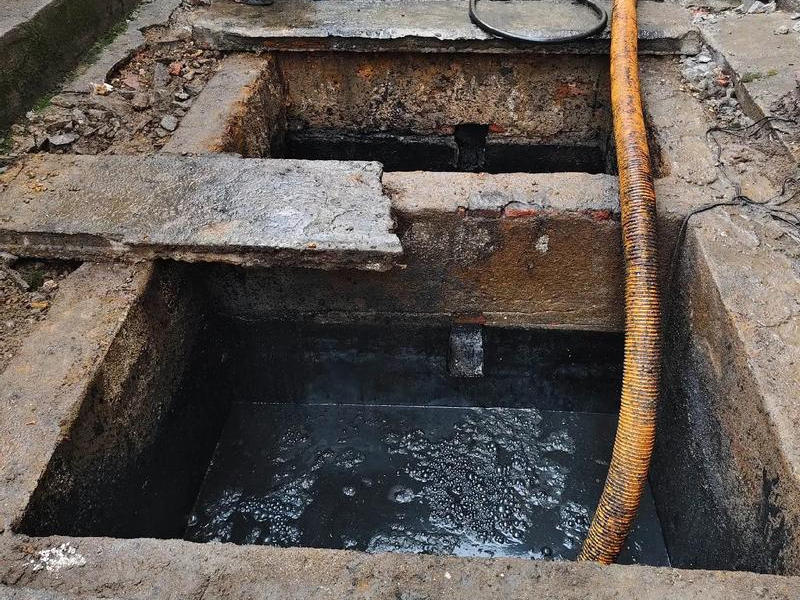 仙居雅苑清理化粪池